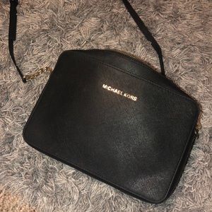Beautiful MK bag, barely used!